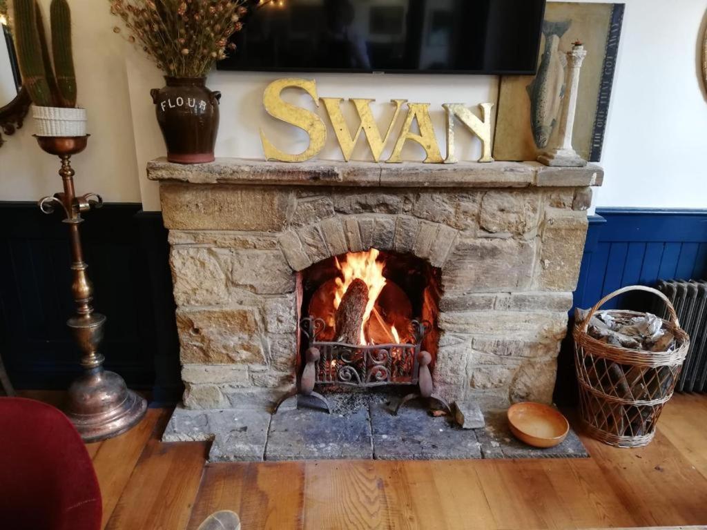 Hotel The Crooked Swan Crewkerne Exterior foto