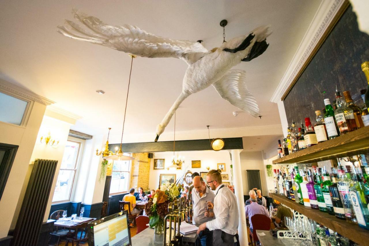 Hotel The Crooked Swan Crewkerne Exterior foto